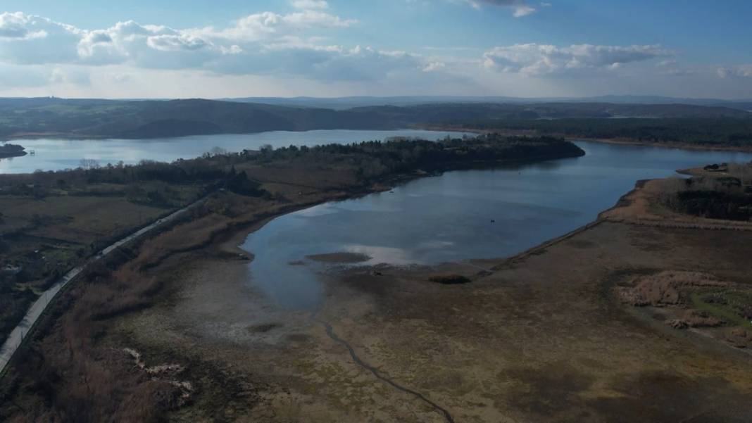 Görenler şaşkına döndü! Önceden tekneler yüzüyordu, şimdi insanlar yürüyor 7